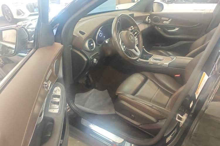 Used Mercedes-Benz GLC 2020 Facelift GLC 260 L 4MATIC Luxury Edition Driver Seat