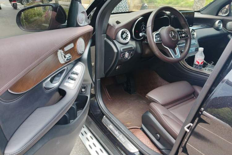 Used Mercedes-Benz GLC 2020 Facelift GLC 300 L 4MATIC Dynamic Edition Driver Seat