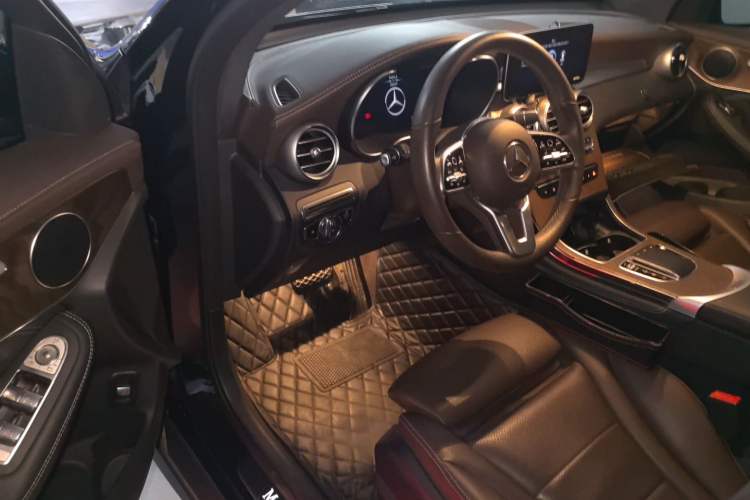 Used Mercedes-Benz GLC 2020 Facelift GLC 260 L 4MATIC Luxury Edition Driver Seat