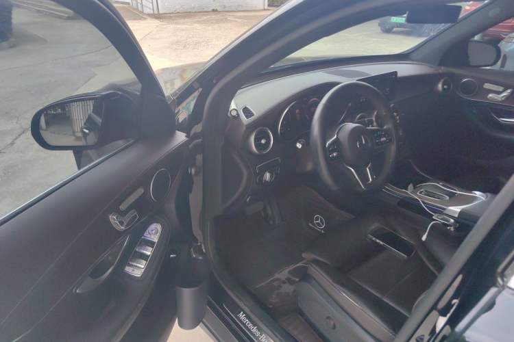 Used Mercedes-Benz GLC 2020 Facelift GLC 260 L 4MATIC Luxury Edition Driver Seat