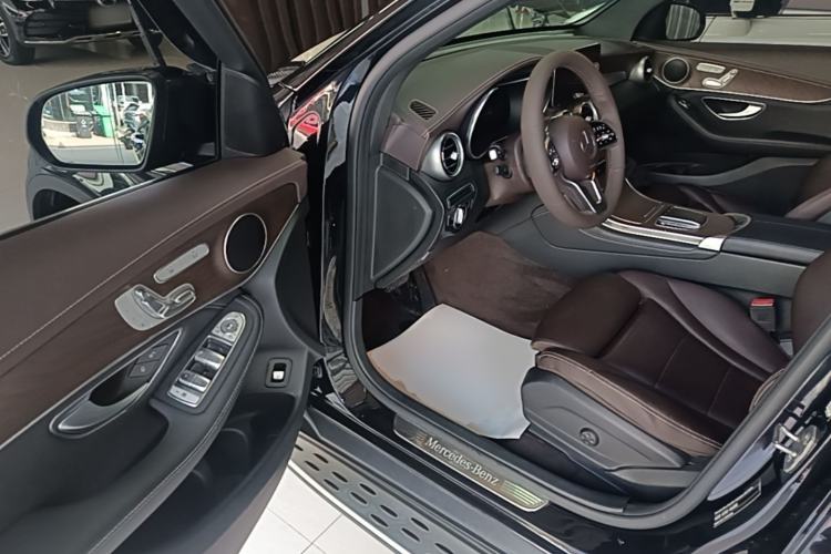 Used Mercedes-Benz GLC 2020 Facelift GLC 300 L 4MATIC Dynamic Edition Driver Seat