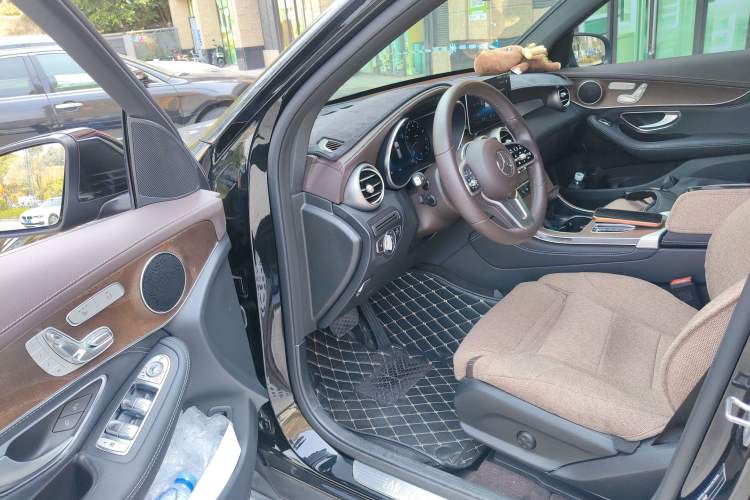 Used Mercedes-Benz GLC 2020 Facelift GLC 300 L 4MATIC Dynamic Edition Driver Seat