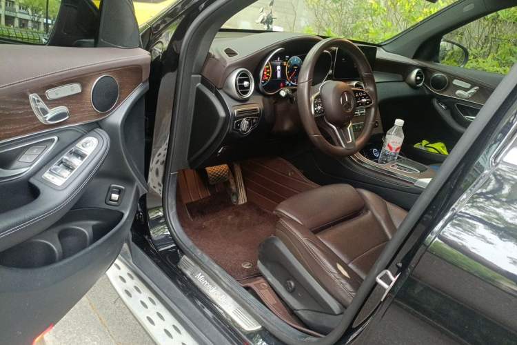 Used Mercedes-Benz GLC 2020 Facelift GLC 260 L 4MATIC Luxury Edition Driver Seat