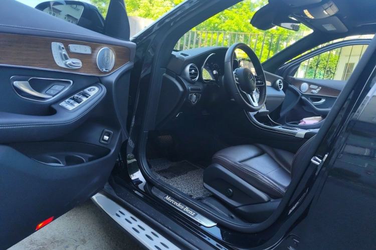 Used Mercedes-Benz GLC 2020 Facelifted GLC 300 L 4MATIC AMG-Line Driver Seat