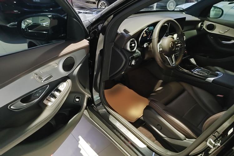 Used Mercedes-Benz GLC 2020 Facelifted GLC 260 L 4MATIC Dynamic Edition Driver Seat