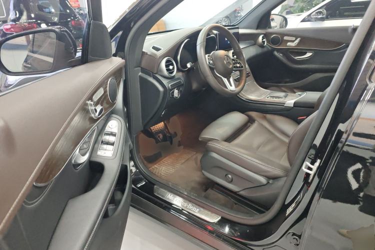 Used Mercedes-Benz GLC 2020 Facelift GLC 260 L 4MATIC Luxury Edition Driver Seat