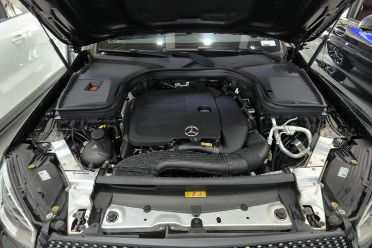 Used Mercedes-Benz GLC 2020 Facelift GLC 260 L 4MATIC Luxury Edition Engine Bay