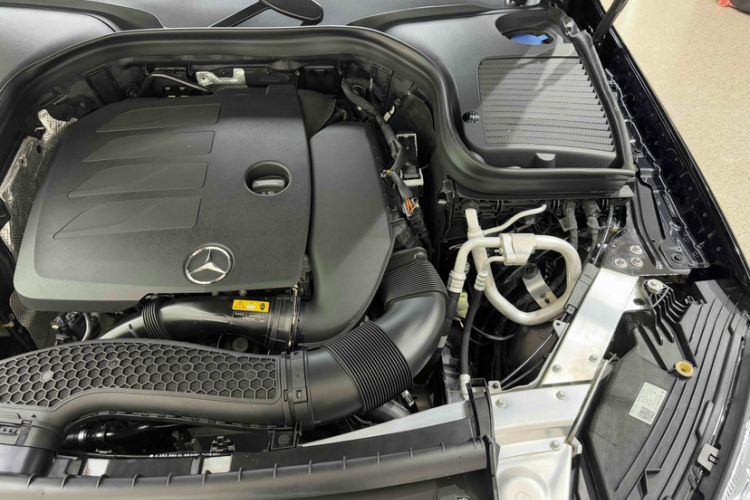 Used Mercedes-Benz GLC 2020 GLC 300 L 4MATIC Luxury Model Engine Bay