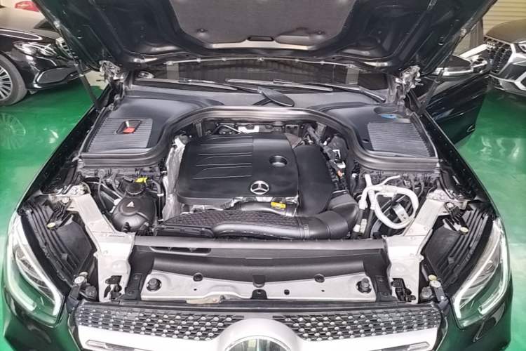 Used Mercedes-Benz GLC 2020 GLC 260 L 4MATIC Dynamic Model Engine Bay