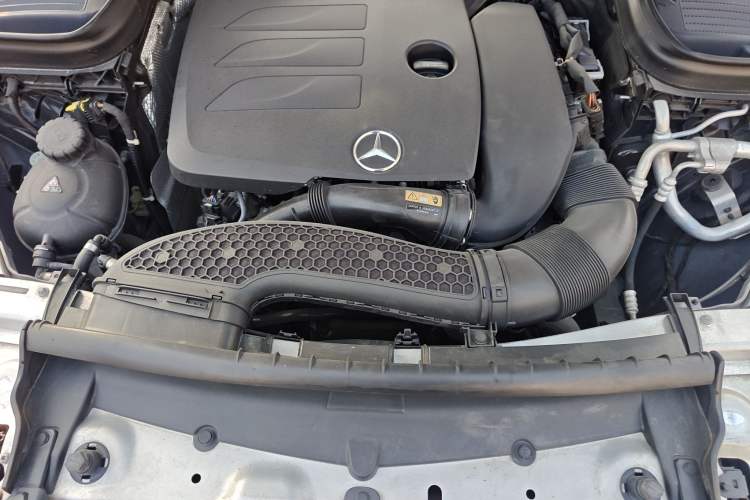 Used Mercedes-Benz GLC 2020 GLC 300 L 4MATIC Dynamic Edition Engine Bay