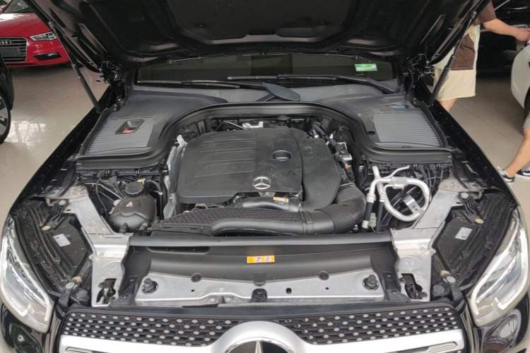 Used Mercedes-Benz GLC 2020 Facelift GLC 260 L 4MATIC Luxury Edition Engine Bay