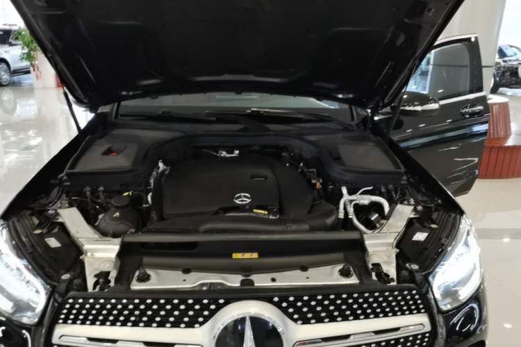 Used Mercedes-Benz GLC 2020 GLC 300 L 4MATIC Dynamic Edition Engine Bay