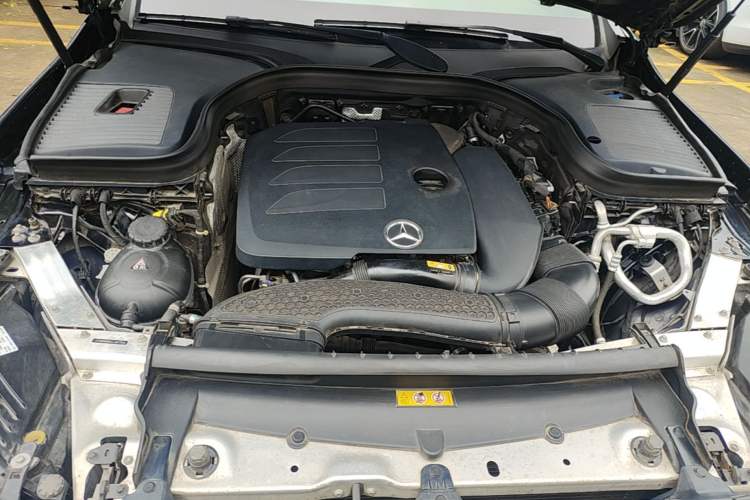Used Mercedes-Benz GLC 2020 GLC 300 L 4MATIC Dynamic Edition Engine Bay