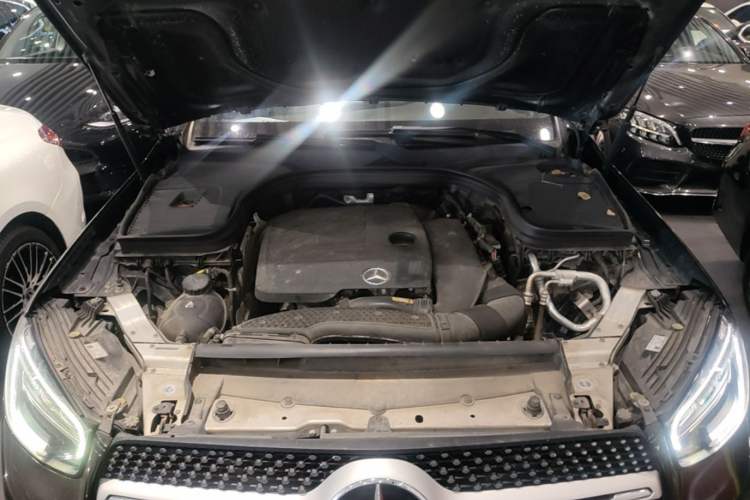Used Mercedes-Benz GLC 2020 GLC 300 L 4MATIC Dynamic Edition Engine Bay