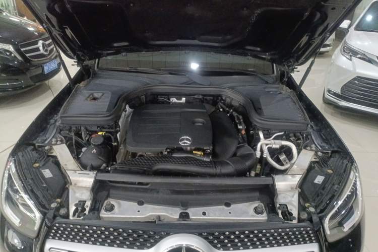Used Mercedes-Benz GLC 2020 GLC 300 L 4MATIC Dynamic Edition Engine Bay