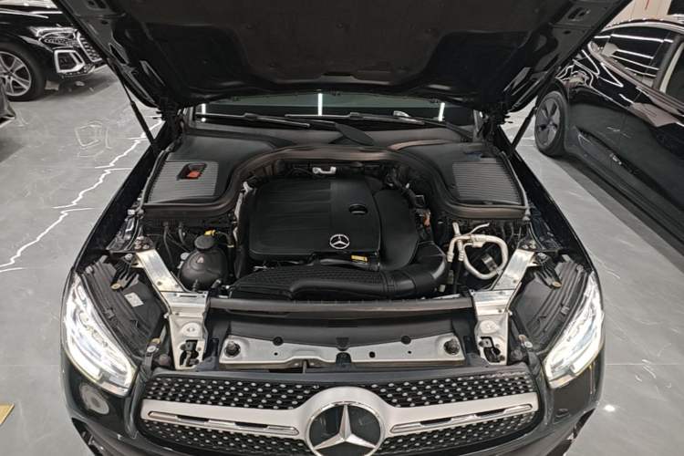 Used Mercedes-Benz GLC 2020 GLC 300 L 4MATIC Dynamic Edition Engine Bay