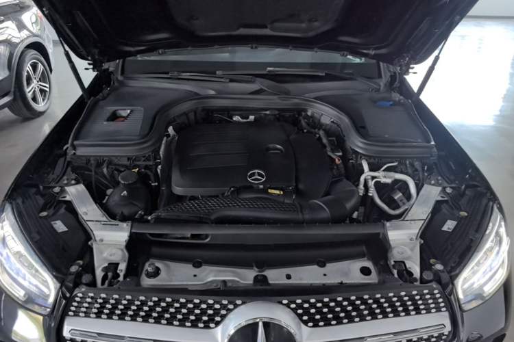 Used Mercedes-Benz GLC 2020 GLC 300 L 4MATIC Dynamic Edition Engine Bay