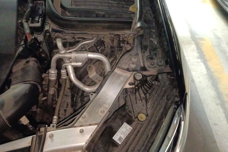 Used Mercedes-Benz GLC 2020 GLC 260 L 4MATIC Dynamic Model Engine Bay Left