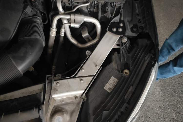 Used Mercedes-Benz GLC 2020 Facelift GLC 300 L 4MATIC Dynamic Edition Engine Bay Left