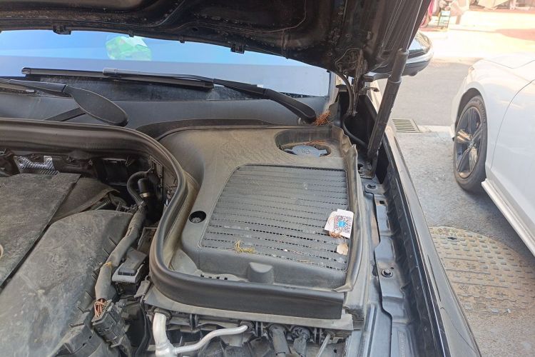 Used Mercedes-Benz GLC 2020 GLC 300 L 4MATIC Luxury Model Engine Bay Left