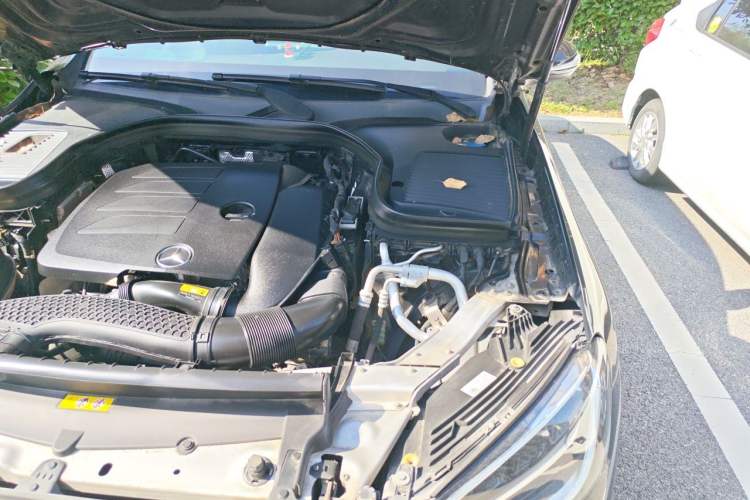 Used Mercedes-Benz GLC 2020 Facelift GLC 260 L 4MATIC Luxury Edition Engine Bay Left