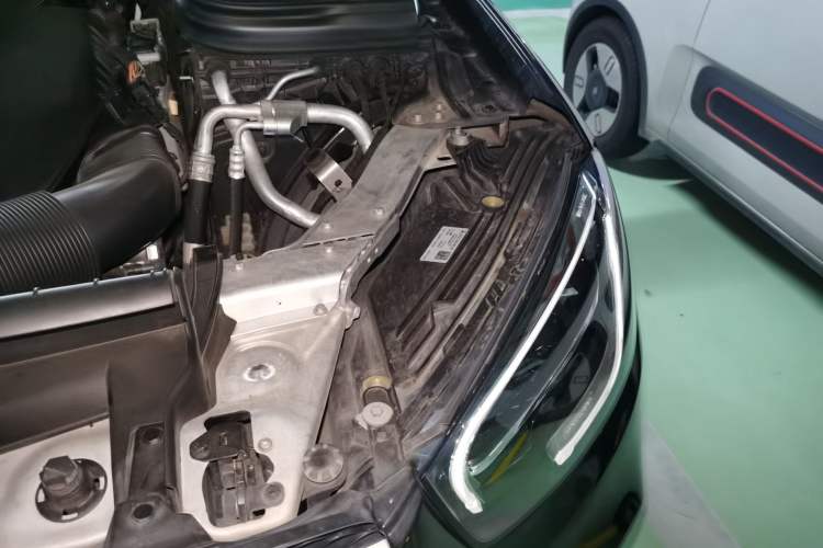 Used Mercedes-Benz GLC 2020 Facelifted GLC 260 L 4MATIC Dynamic Edition Engine Bay Left