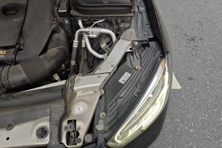 Used Mercedes-Benz GLC 2020 Facelift GLC 260 L 4MATIC Luxury Edition Engine Bay Left