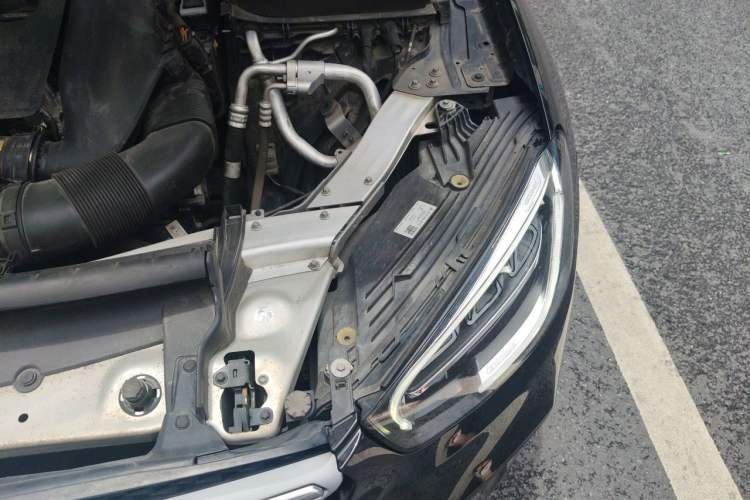 Used Mercedes-Benz GLC 2020 Facelifted GLC 260 L 4MATIC Dynamic Edition Engine Bay Left