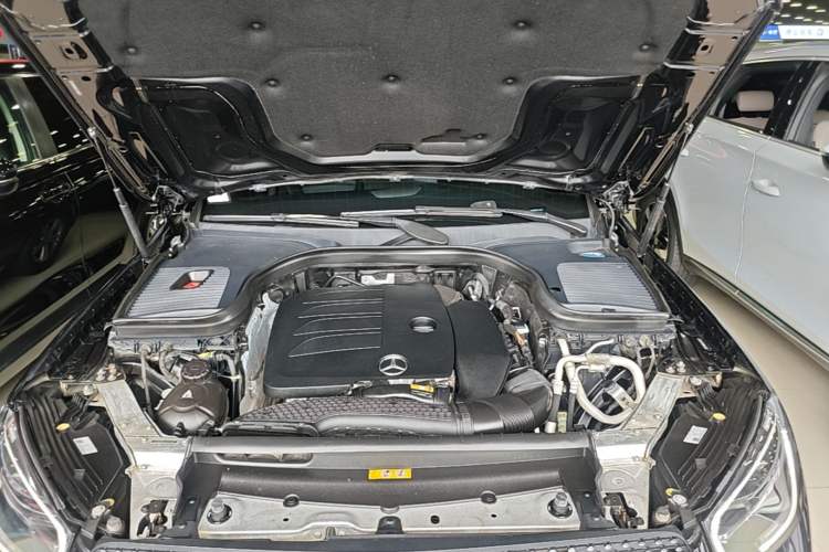 Used Mercedes-Benz GLC 2020 GLC 260 L 4MATIC Luxury Model Engine Bay