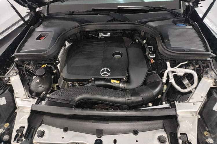 Used Mercedes-Benz GLC 2020 GLC 260 L 4MATIC Luxury Model Engine Bay