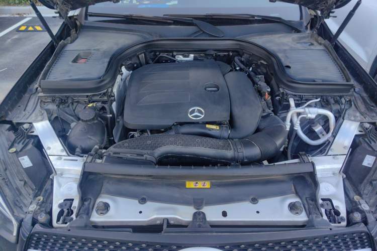 Used Mercedes-Benz GLC 2020 Facelift GLC 260 L 4MATIC Luxury Edition Engine Bay