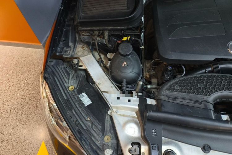 Used Mercedes-Benz GLC 2020 GLC 300 L 4MATIC Luxury Model Engine Bay Right