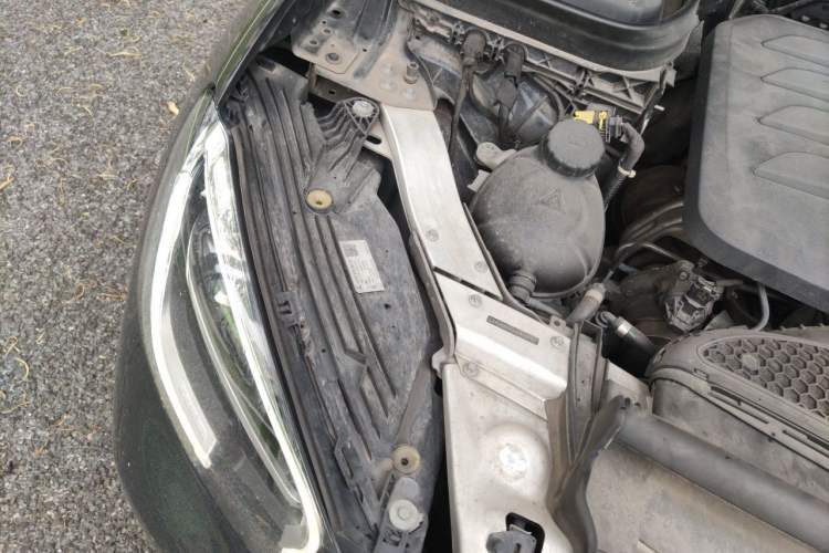 Used Mercedes-Benz GLC 2020 GLC 260 L 4MATIC Luxury Model Engine Bay Right