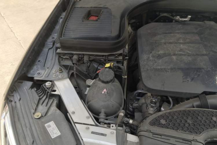 Used Mercedes-Benz GLC 2020 Facelift GLC 260 L 4MATIC Luxury Edition Engine Bay Right