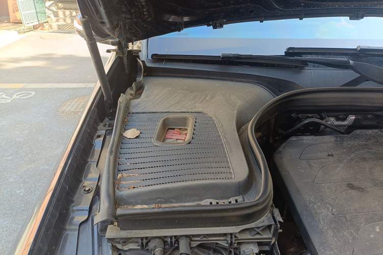 Used Mercedes-Benz GLC 2020 GLC 300 L 4MATIC Luxury Model Engine Bay Right