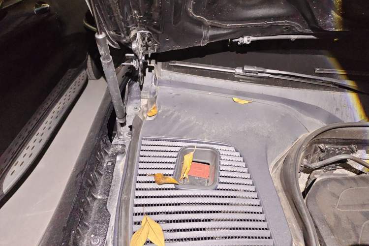 Used Mercedes-Benz GLC 2020 GLC 260 L 4MATIC Luxury Model Engine Bay Right