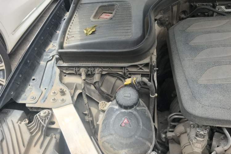 Used Mercedes-Benz GLC 2020 GLC 260 L 4MATIC Luxury Model Engine Bay Right
