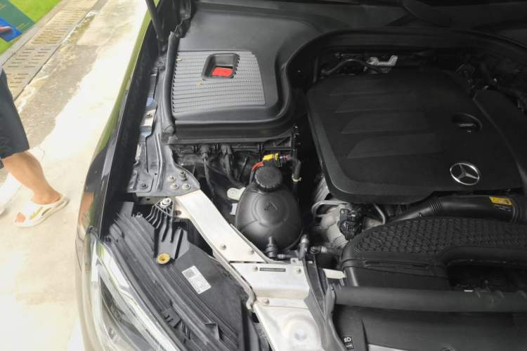 Used Mercedes-Benz GLC 2020 GLC 300 L 4MATIC Luxury Model Engine Bay Right