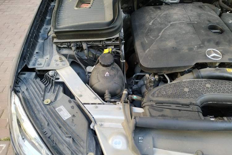 Used Mercedes-Benz GLC 2020 GLC 300 L 4MATIC Luxury Model Engine Bay Right