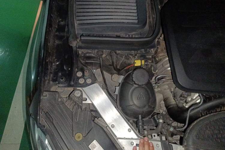 Used Mercedes-Benz GLC 2020 GLC 300 L 4MATIC Luxury Model Engine Bay Right
