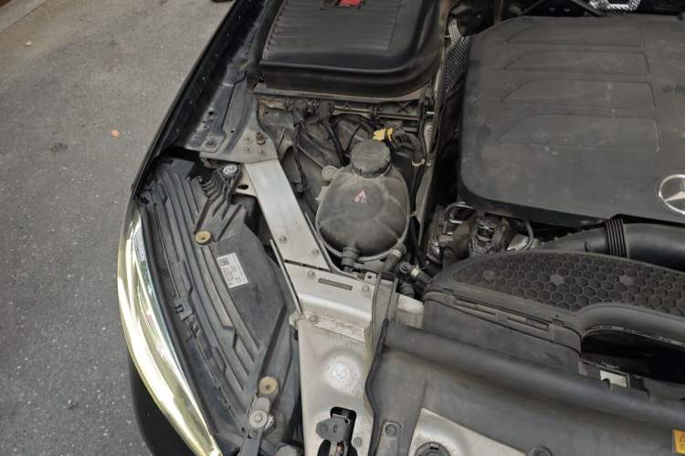 Used Mercedes-Benz GLC 2020 Facelift GLC 260 L 4MATIC Luxury Edition Engine Bay Right