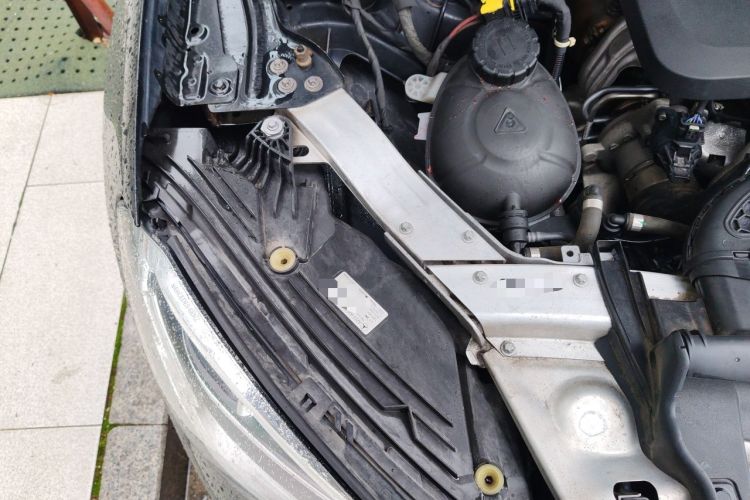 Used Mercedes-Benz GLC 2020 GLC 260 L 4MATIC Luxury Model Engine Bay Right