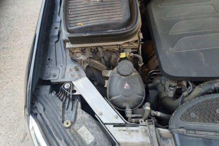 Used Mercedes-Benz GLC 2020 Facelift GLC 260 L 4MATIC Luxury Edition Engine Bay Right