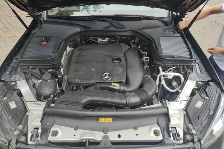 Used Mercedes-Benz GLC 2020 GLC 300 L 4MATIC Luxury Model Engine Bay