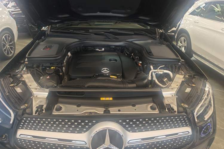 Used Mercedes-Benz GLC 2020 Facelift GLC 260 L 4MATIC Luxury Edition Engine Bay