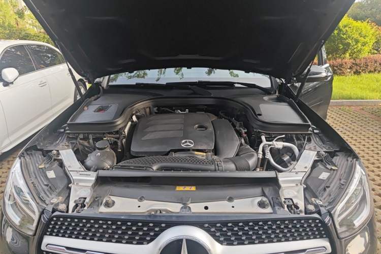 Used Mercedes-Benz GLC 2020 Facelift GLC 260 L 4MATIC Luxury Edition Engine Bay