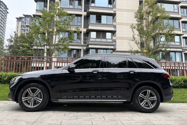 Used Mercedes-Benz GLC 2020 GLC 260 L 4MATIC Luxury Model Exterior 1