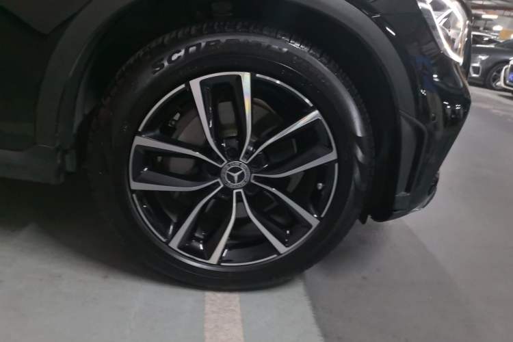 Used Mercedes-Benz GLC 2020 Facelift GLC 260 L 4MATIC Luxury Edition Exterior 1