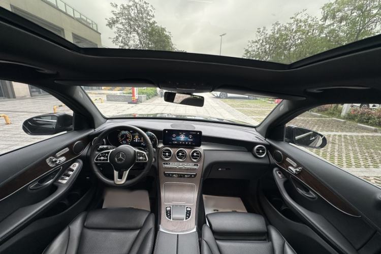 Used Mercedes-Benz GLC 2020 GLC 260 L 4MATIC Luxury Model Exterior 11