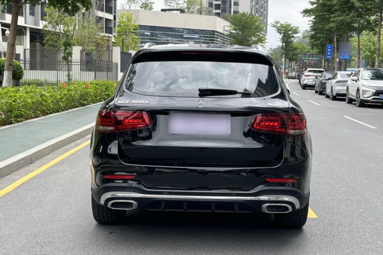 Used Mercedes-Benz GLC 2020 Facelift GLC 300 L 4MATIC Dynamic Edition Exterior 2